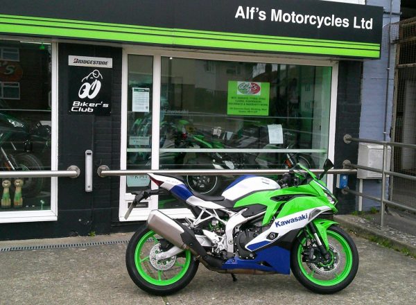 8802408x2048x1149_FFFFFF_L_0