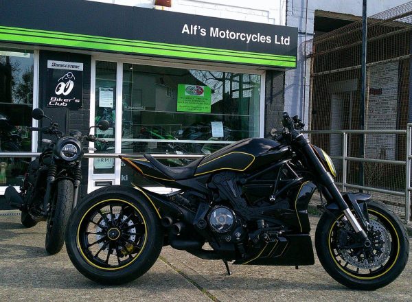 8807649x2048x1149_FFFFFF_L_2