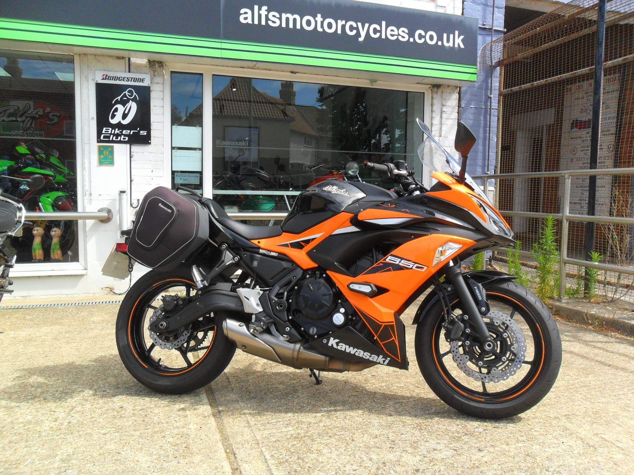 2022 Kawasaki Ninja 650 650 ABS (Tourer)